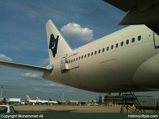 PIA Boeing 777-240ER