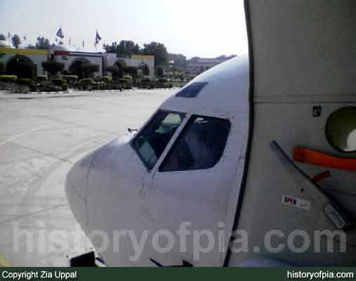 PIA Boeing 737-300