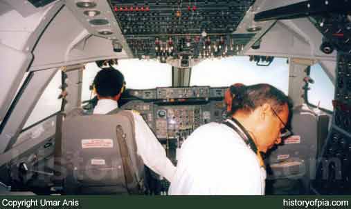 PIA Boeing 747 Cockpit Crew