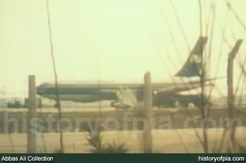PIA Boeing 720-030B