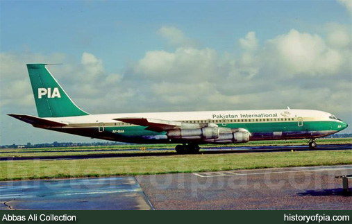 PIA Boeing 707-351B