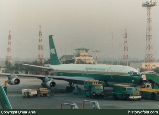PIA Boeing 707-340C