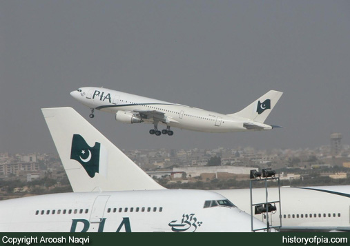 PIA Airbus A300B4-203