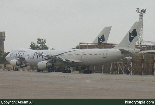 PIA Airbus A300B4-203