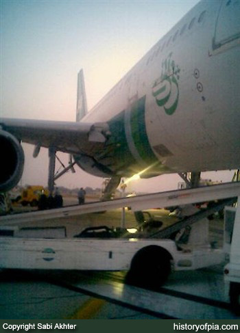 PIA Airbus A300B4-203