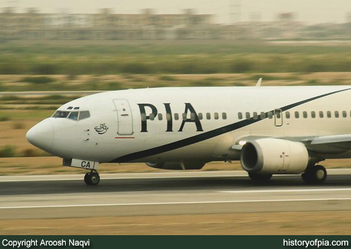 PIA Boeing 737-340