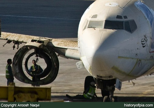 PIA Boeing 737-340