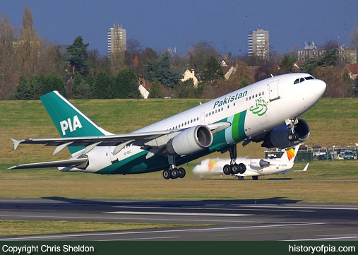 PIA Airbus A310-308