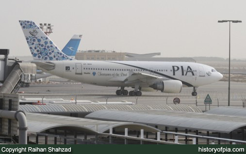 PIA Airbus A310-308