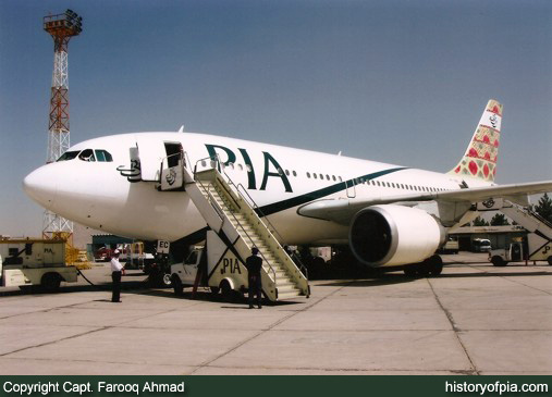 PIA Airbus A310-308