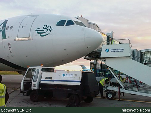 PIA Airbus A310-308