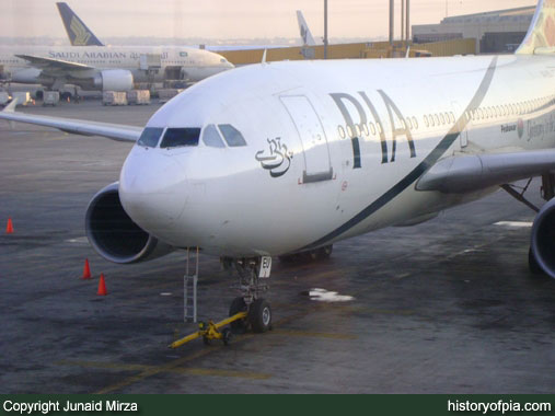 PIA Airbus A310-308