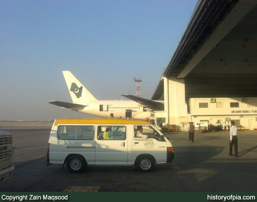 PIA Boeing 777-240ER