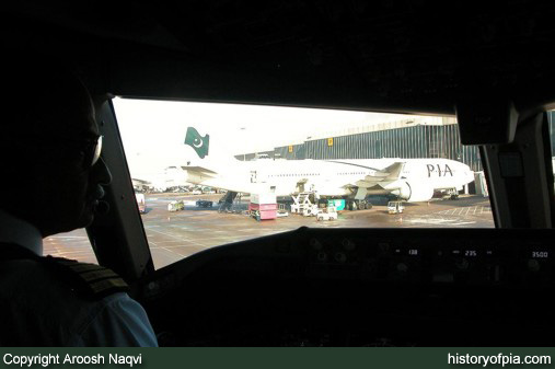 PIA Boeing 777-240ER