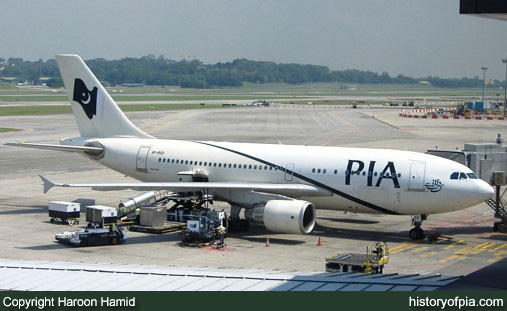 PIA Airbus A310-324ET