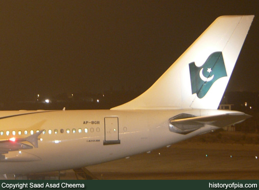 PIA Airbus A310-325ET