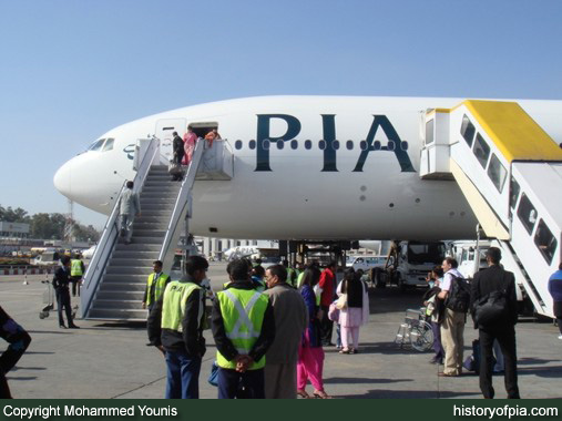 PIA Boeing 777-340ER