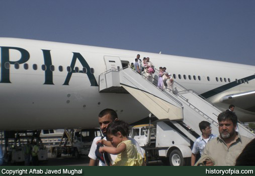 PIA Boeing 777-340ER