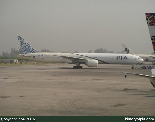 PIA Boeing 777-340ER