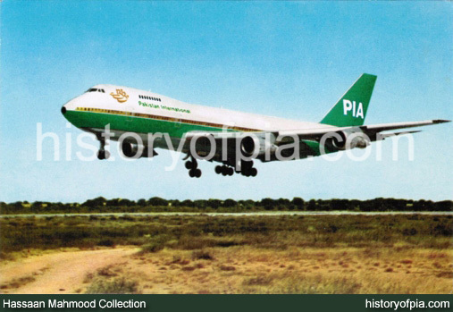 PIA Boeing 747-200B Postcard