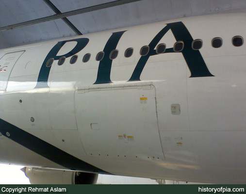 PIA Boeing 777