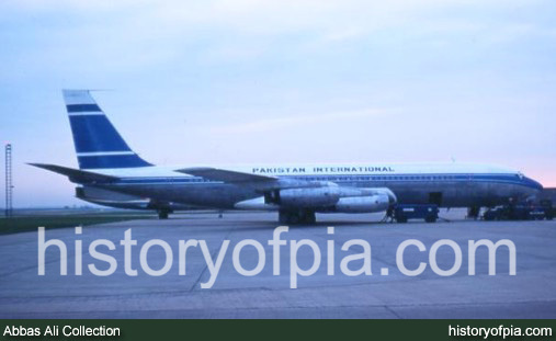 PIA Boeing 707-321